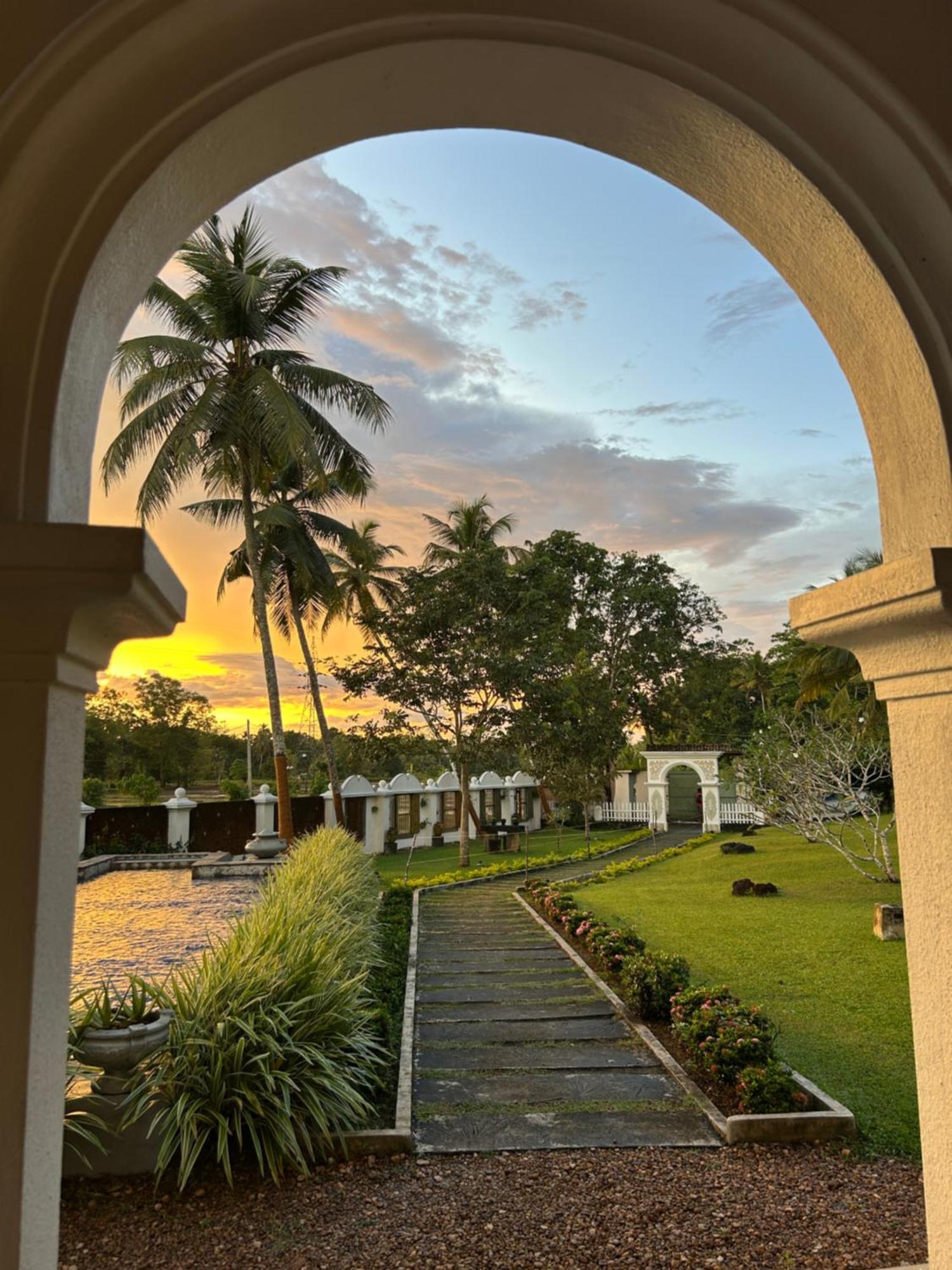Villa Kubura Hikkaduwa Exterior foto